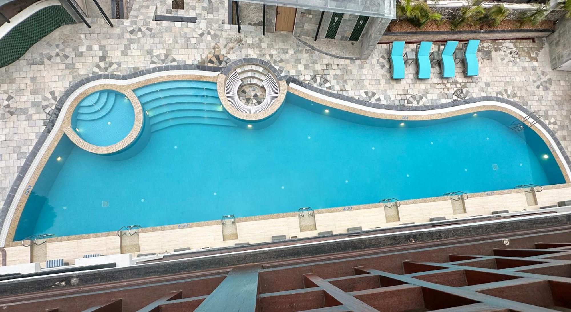 Lake View Resort Pokhara Exteriör bild